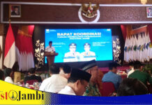 DR. Mhd. Fery Kusnadi Wakili Gubernur Jambi Buka Rakorda FPK Jambi 2025